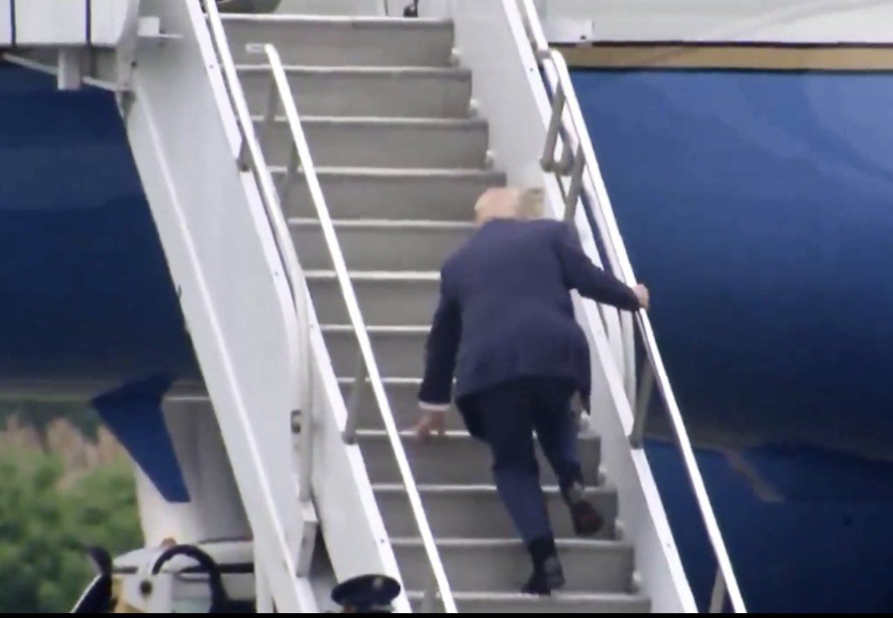 Video of Trump Boarding Air Force One Trends as Social Media Shares a Common Take